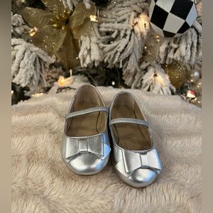 Girls Janie and Jack Silver leather shoes size 4